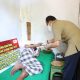 Penyaluran Program Kartu Jateng Sejahtera (KJS) tetap bergulir meski Covid-19 masih mewabah. (Foto. Humas Pemprov Jateng)