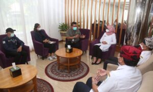 Balai Besar Teknik Kesehatan Lingkungan dan Pengendalian Penyakit (BLTKPP) Kementrian Kesehatan saat datang langsung ke Banyuwangi. (Foto. Fareh Hariyanto - RBT)