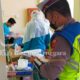 Korban kecelakaan di depan Perum Kalirejo Desa Kalirejo Kecamatan Kabat Kabupaten Banyuwangi menjalani perawatan medis. (Foto. Fareh Hariyanto - RBT)