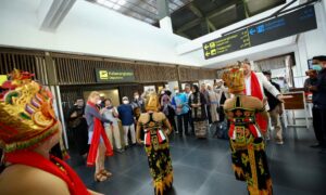Tim asesor Unesco Global Geopark (UGG) tiba di Bandara Banyuwangi. (Foto. Fareh Hariyanto - RBT)