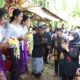 Bupati Banyuwangi Ipuk Fiestiandani dan Wakil Bupati Sugirah hadir bareng dalam Festival Ngopi Kebangsaan di Desa Bulusari, Kecamatan Kalipuro, Kabupaten Banyuwangi. (Foto Fareh Hariyanto)